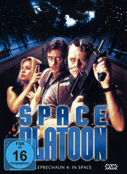 Space Platoon DVD-Cover. Drei Personen mit Waffen, Weltraumhintergrund, blau und schwarz.