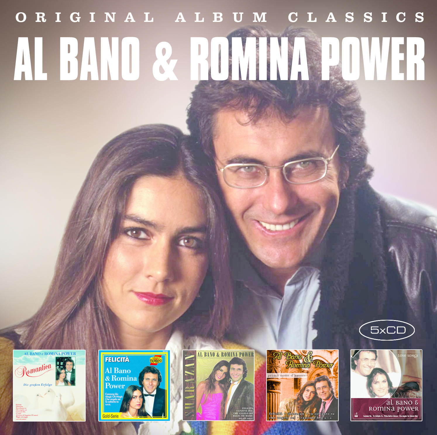 Albumcover, Al Bano & Romina Power. Lächeln des Paares, mehrere Albumcover darunter. Text: Al Bano & Romina Power.