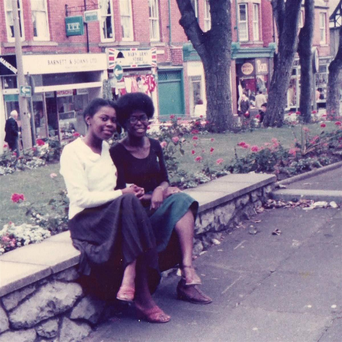 Big Joanie - Sistahs  - (CD)