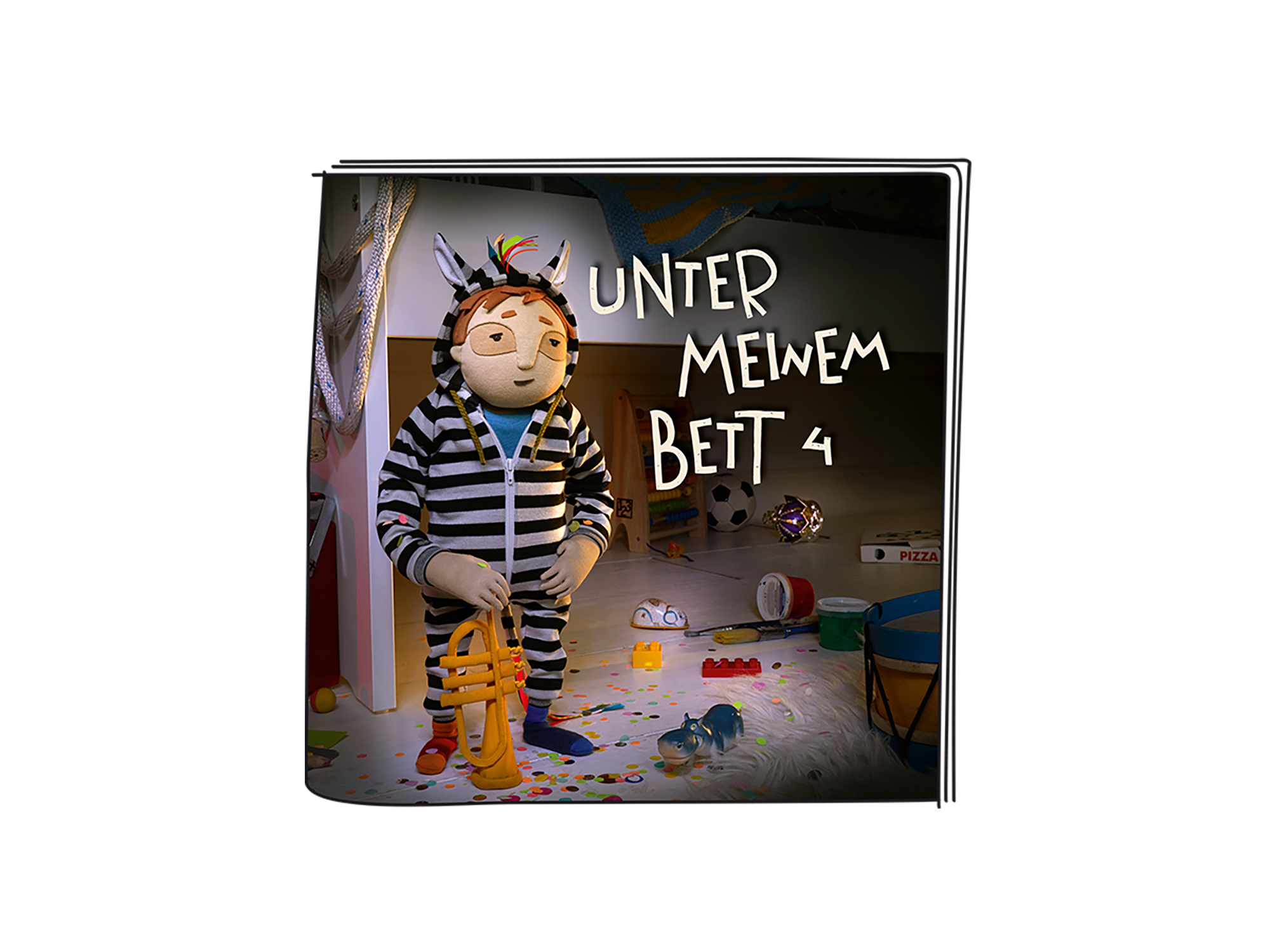 Ein Kind im Zebra-Schlafanzug hält eine Trompete auf einem unordentlichen Boden, mit Titeltext.