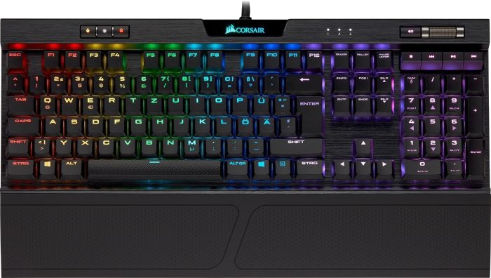 Schwarze Tastatur mit regenbogenfarbenen Tasten und Handballenauflage, Corsair-Logo.