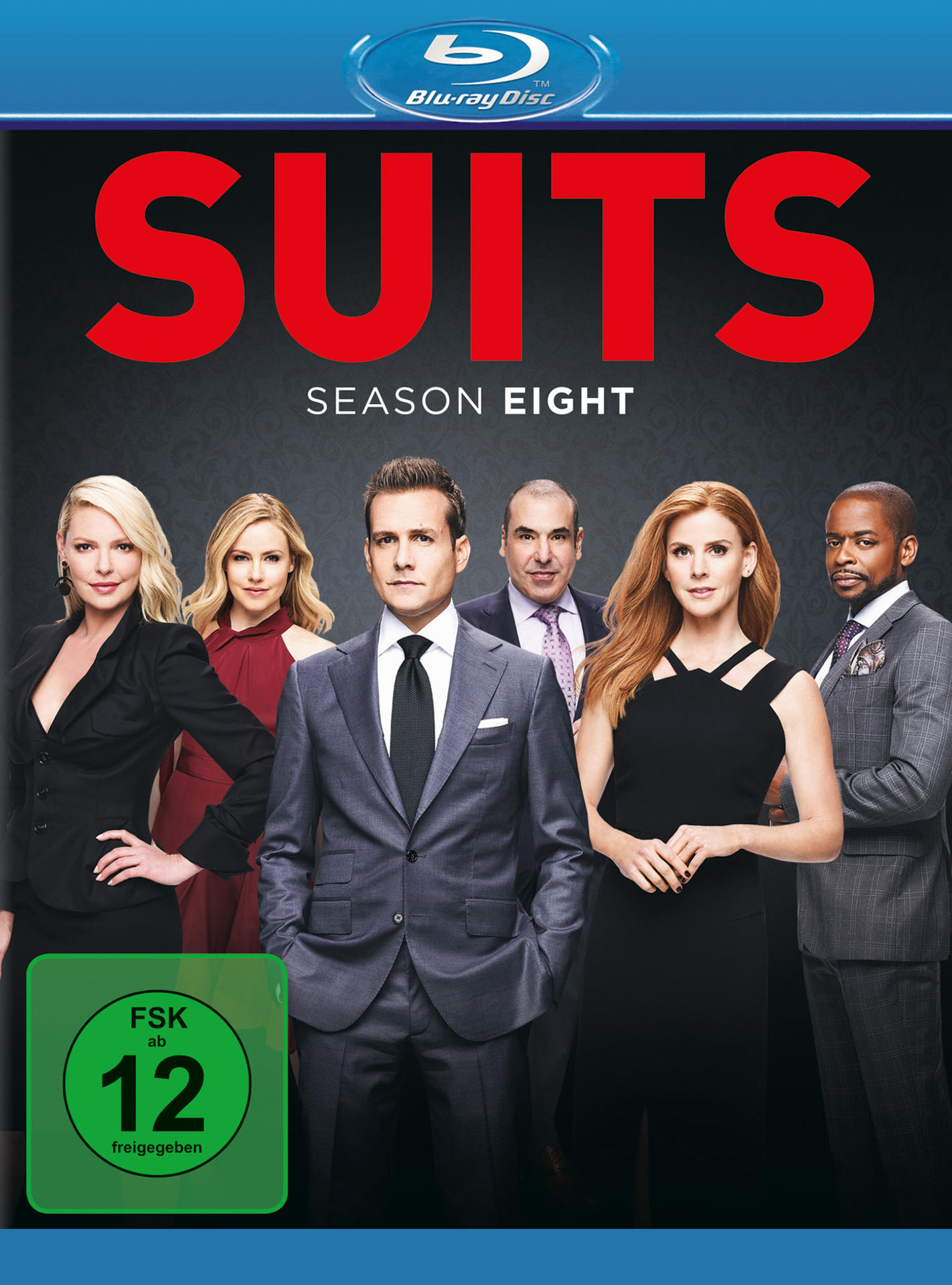 DVD-Cover für 'Suits' Staffel Acht, mit einer Gruppe von Schauspielern.