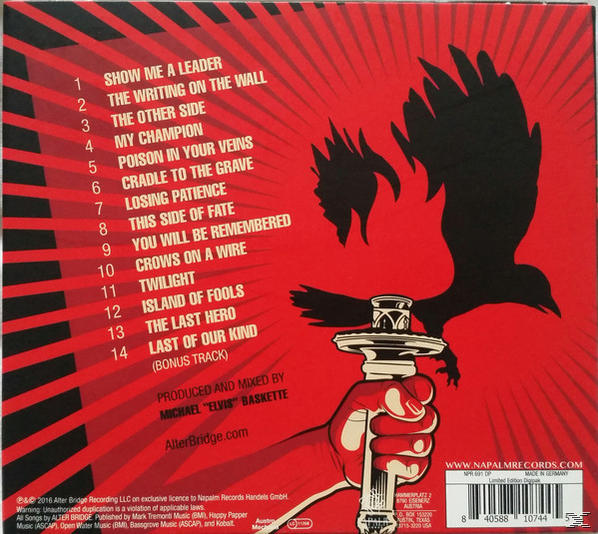 Album hátlapja piros háttérrel, egy kést tartó kézzel és a fehér dal listával.