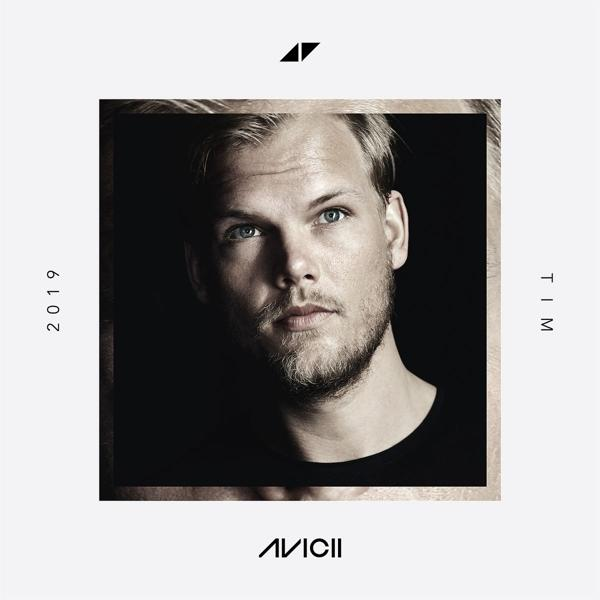Albumcover: Kopfschuss von Avicii mit Text '2019' und 'TIM'. Schwarz und Weiß.