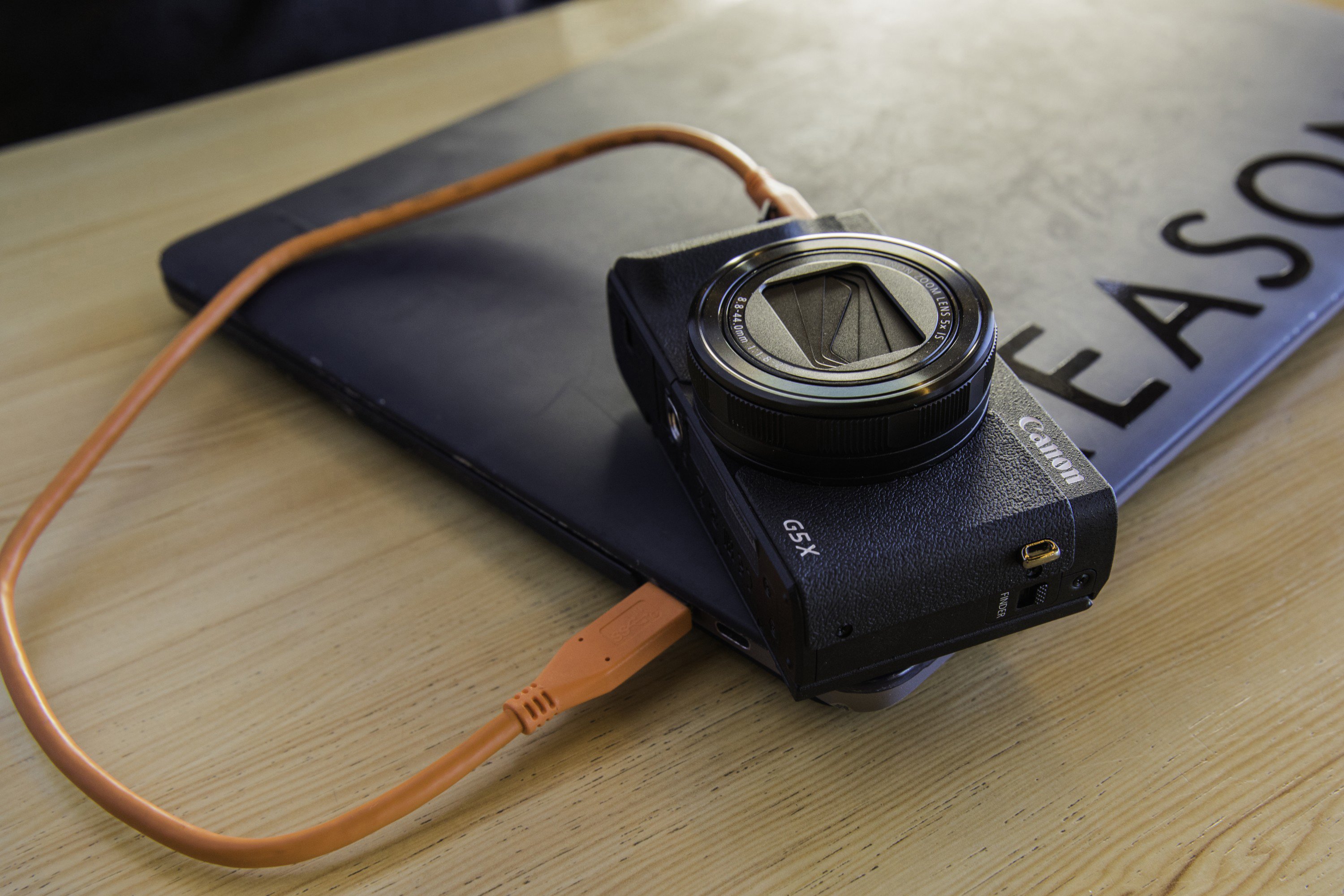 CANON PowerShot G5 X Mark II Digitalkamera Schwarz, 5fach opt. Zoom, Touchscreen-LCD (TFT), WLAN