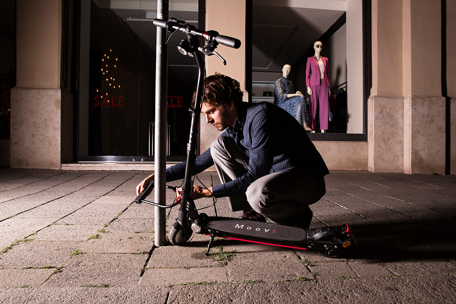 MOOVI ES145A STVO E-Scooter (5,7 Zoll, Schwarz/Rot)