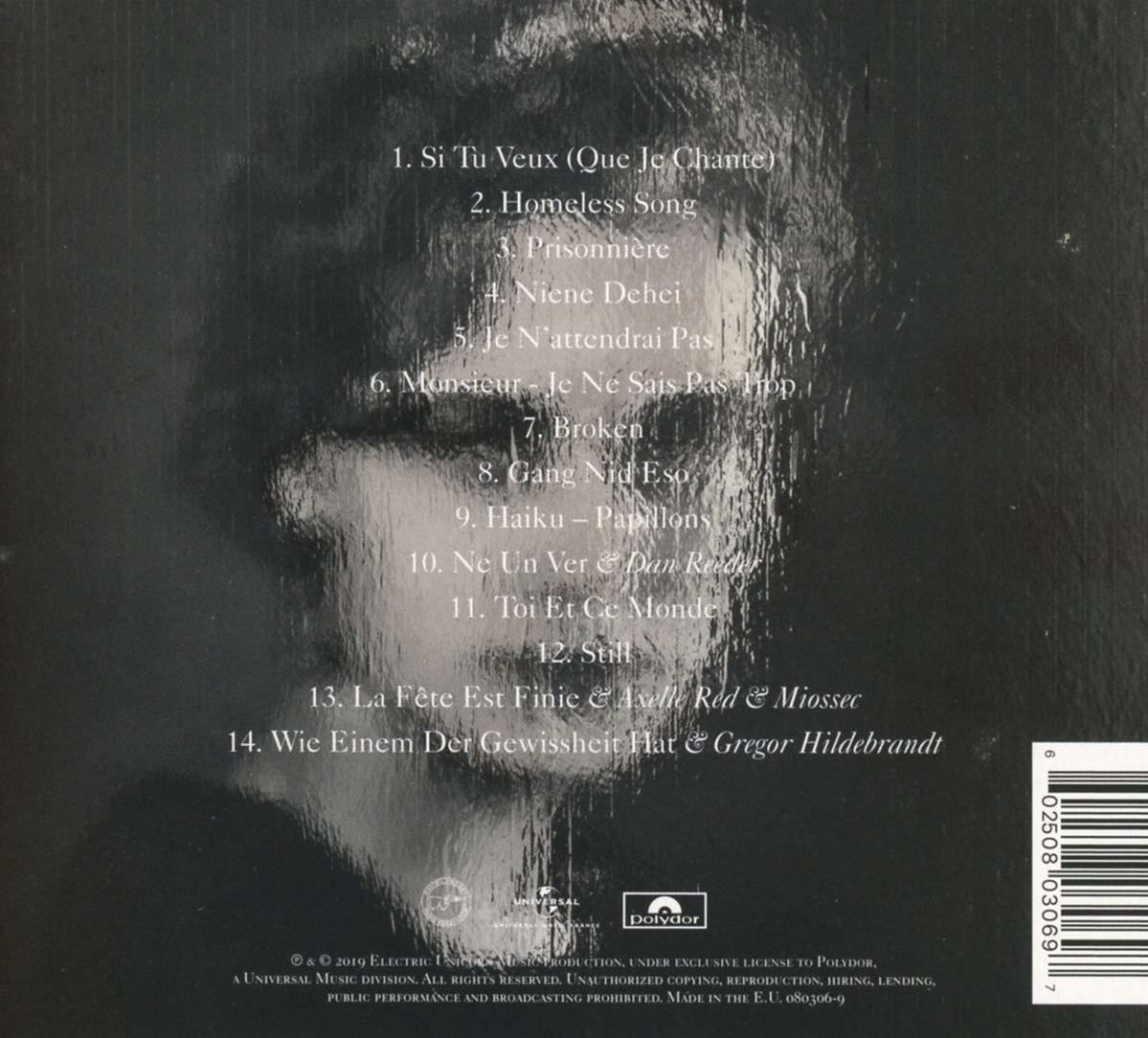 Album achterkant met tracklist en songteksten. Afbeelding is een wazig gezicht van een persoon in grijstinten.