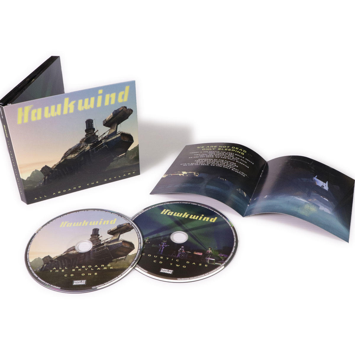 Geöffnete CD-Hülle mit zwei CDs und einem Booklet. Enthält ein Raumschiff auf dem Cover.