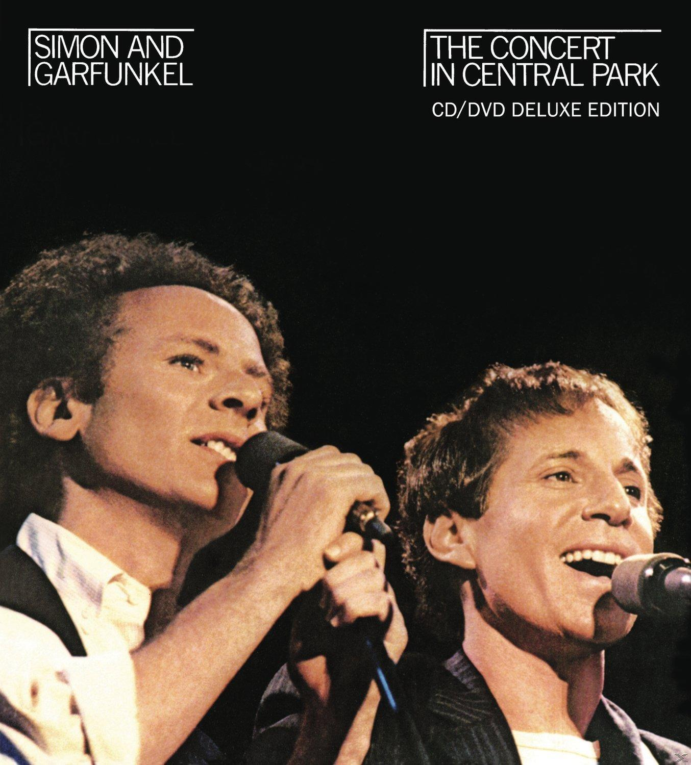 Simon & Garfunkel album borítója. Két férfi énekel mikrofonba. Fekete háttér.