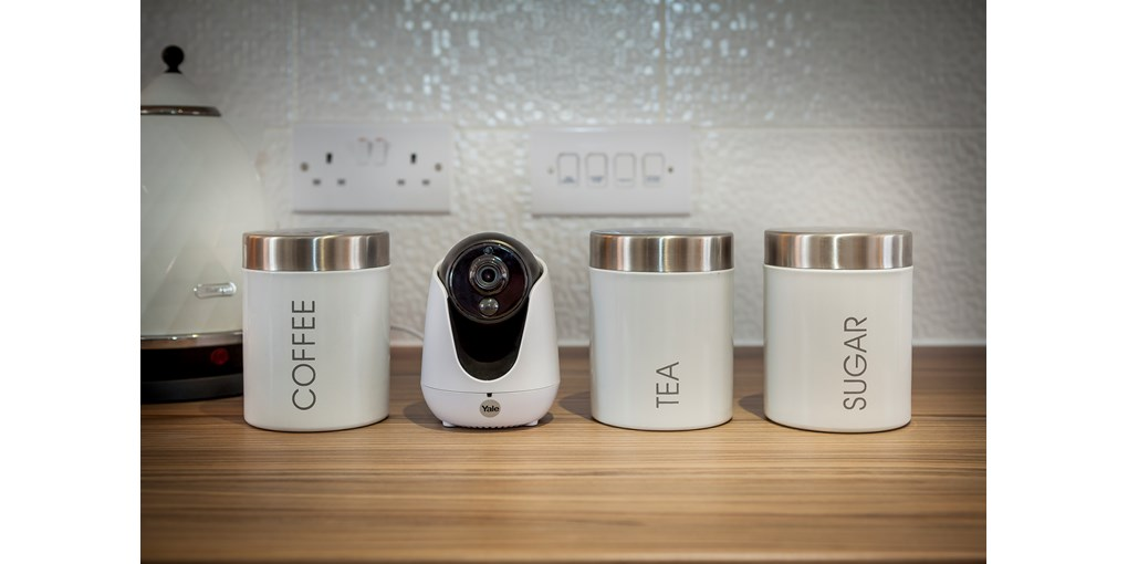 YALE Home View Açılı IP Kamera