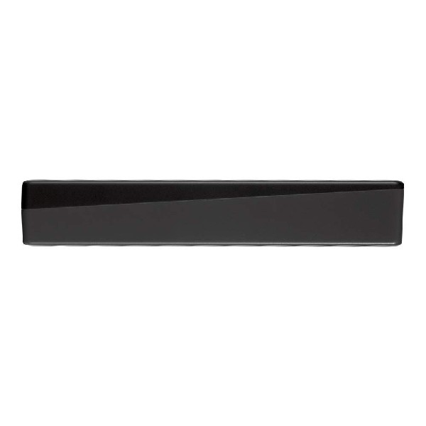 Barra de sonido negra, rectangular, con diseño ligeramente angulado, sobre fondo blanco.