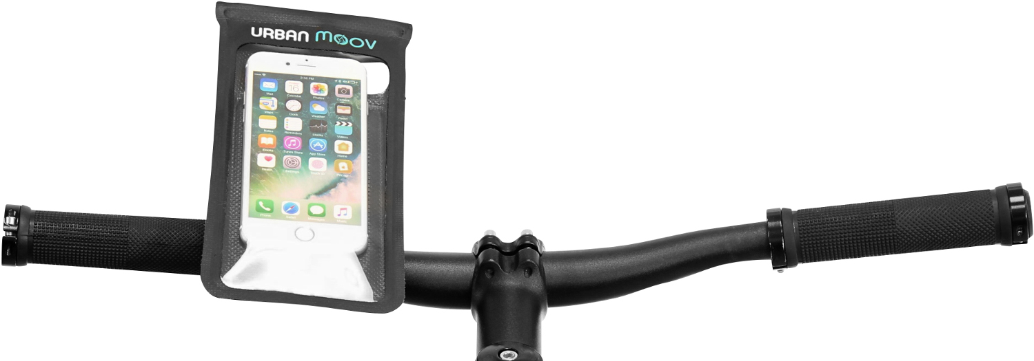 Zwart fietsstuur met waterdichte telefoonhoes met een smartphone.