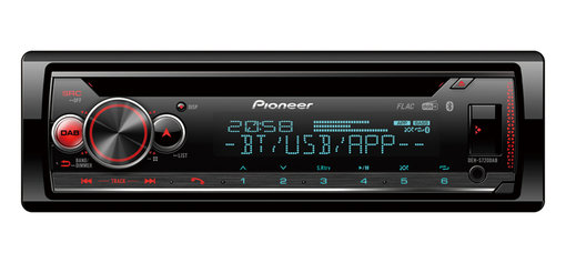 Ein schwarzes Autoradio mit Knöpfen und einem Bildschirm. Zeigt Zeit, Radioinformationen und Bluetooth/USB-Optionen an. Pioneer-Logo.