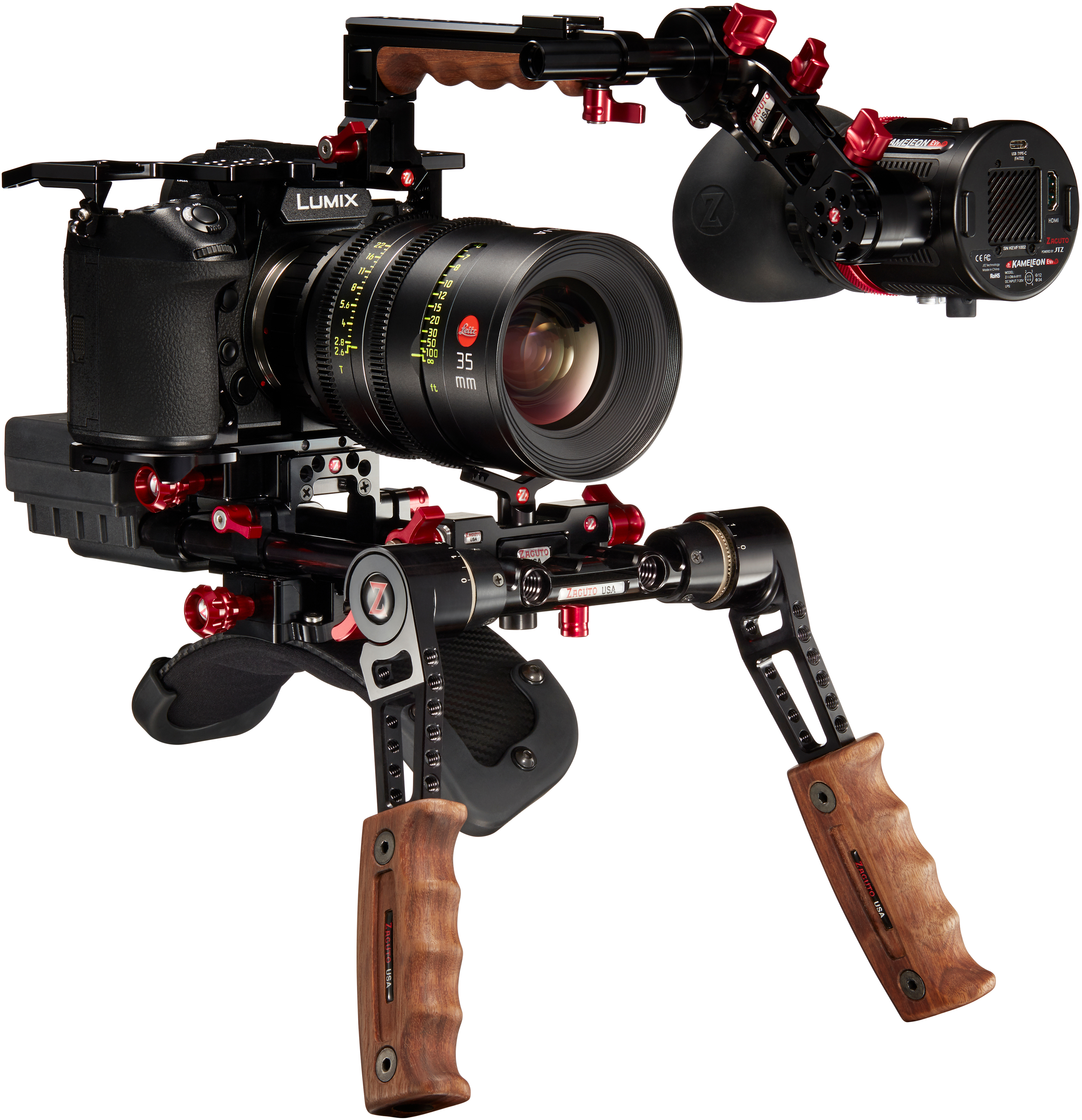 Professionelles Kamera-Setup mit mehreren Objektiven, Griffen und Zubehör. Rote Akzente auf weißem Hintergrund.