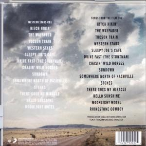 Rückseite eines Albums mit Titelliste auf Wolkenhintergrund.