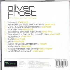Die Rückseite einer CD-Hülle. Die Titelliste ist sichtbar. Das Cover ist weiß und schwarz.