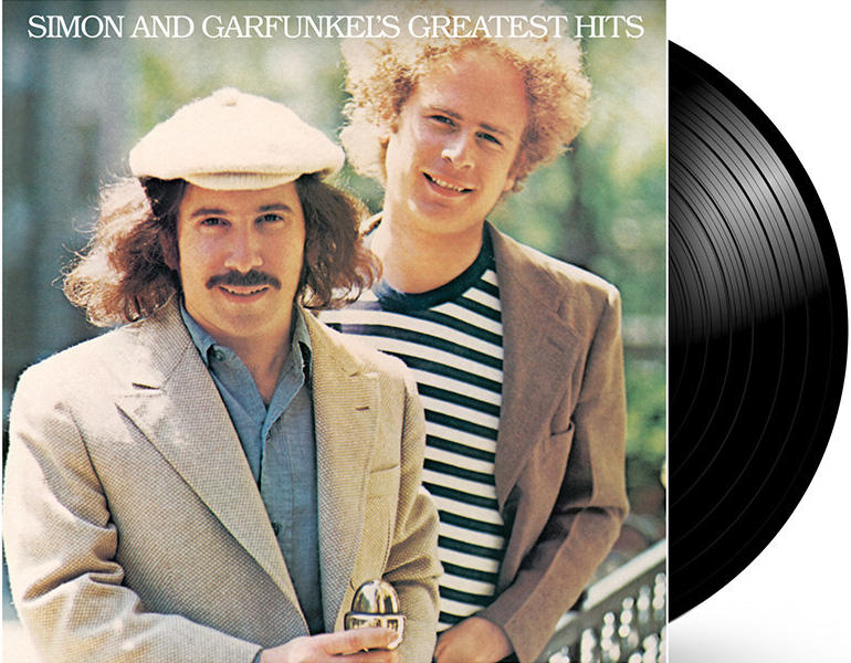 Albumcover von Simon and Garfunkel. Zwei Männer stehen zusammen. Das Album befindet sich neben einer Schallplatte.