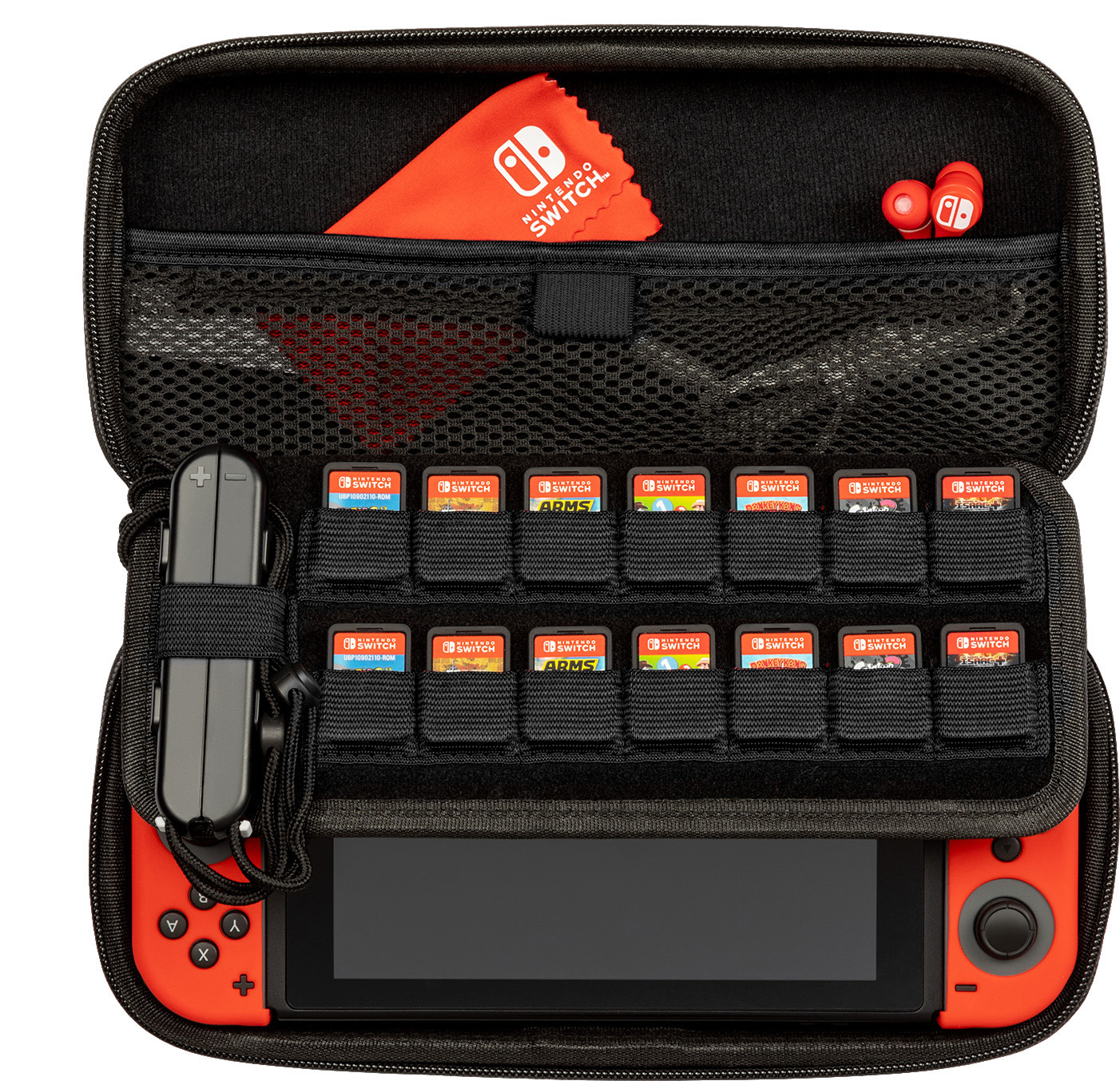 Eine schwarze Tragetasche für die Nintendo Switch, geöffnet mit Zubehör und Spielen.
