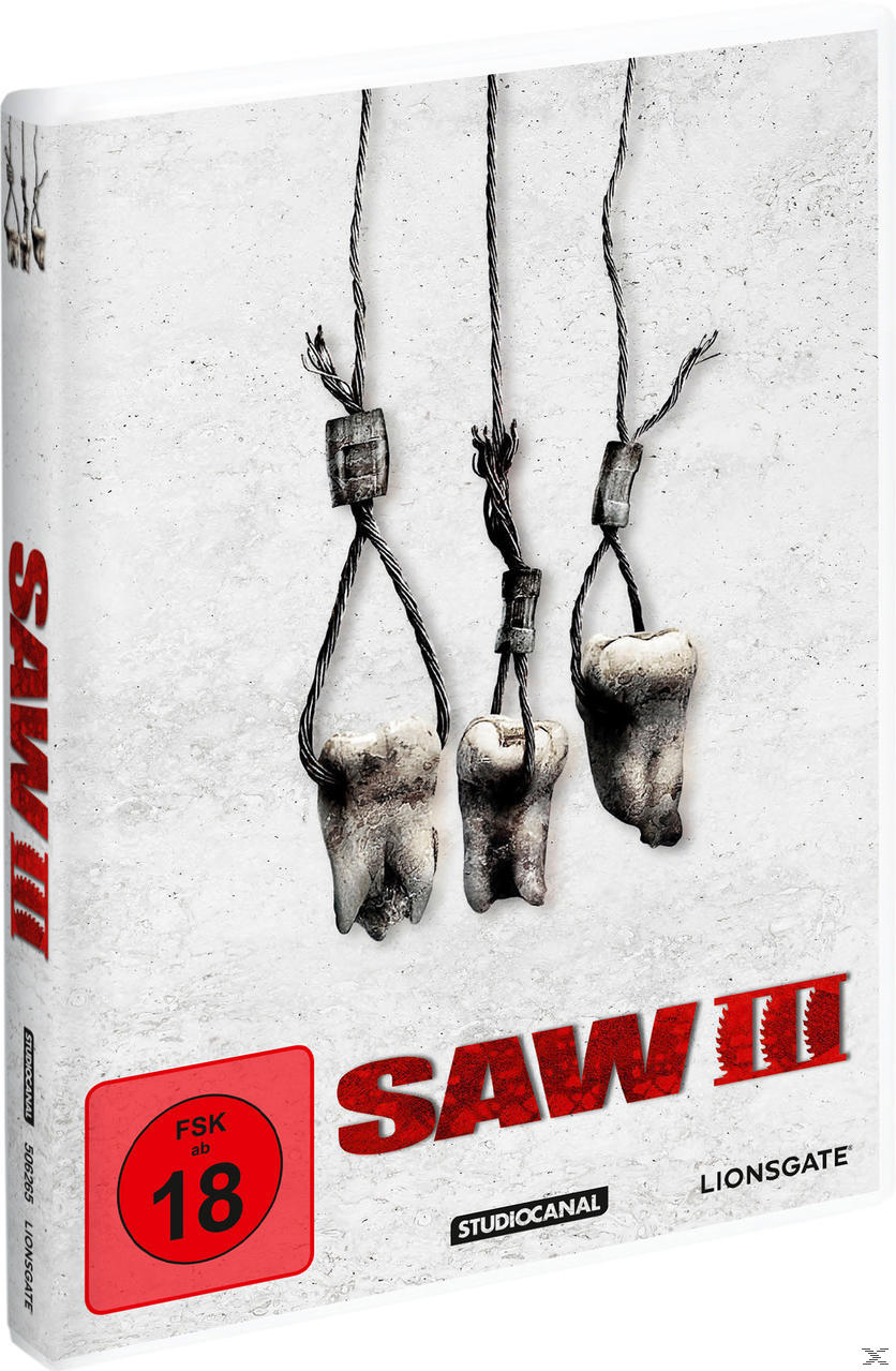 Saw II DVD-Cover. Drei Zähne hängen an Schnüren. Das Cover ist weiß mit rotem und schwarzem Text.