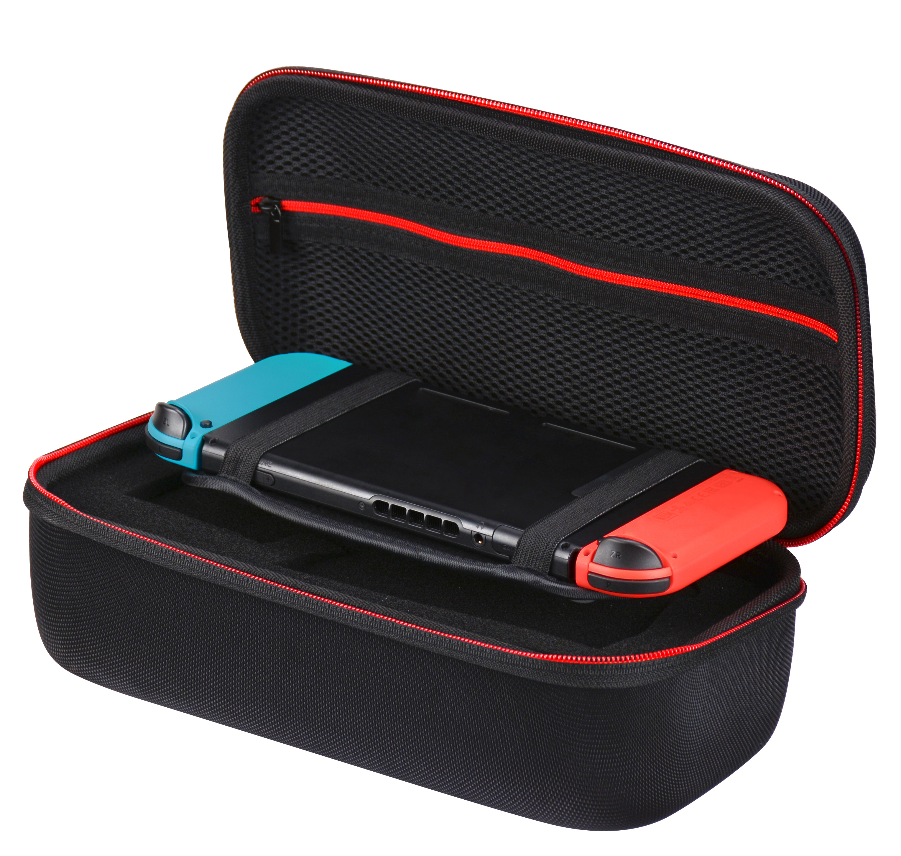 Schwarze Hülle mit roter Umrandung, hält einen schwarzen Nintendo Switch mit blauen und roten Joy-Cons.
