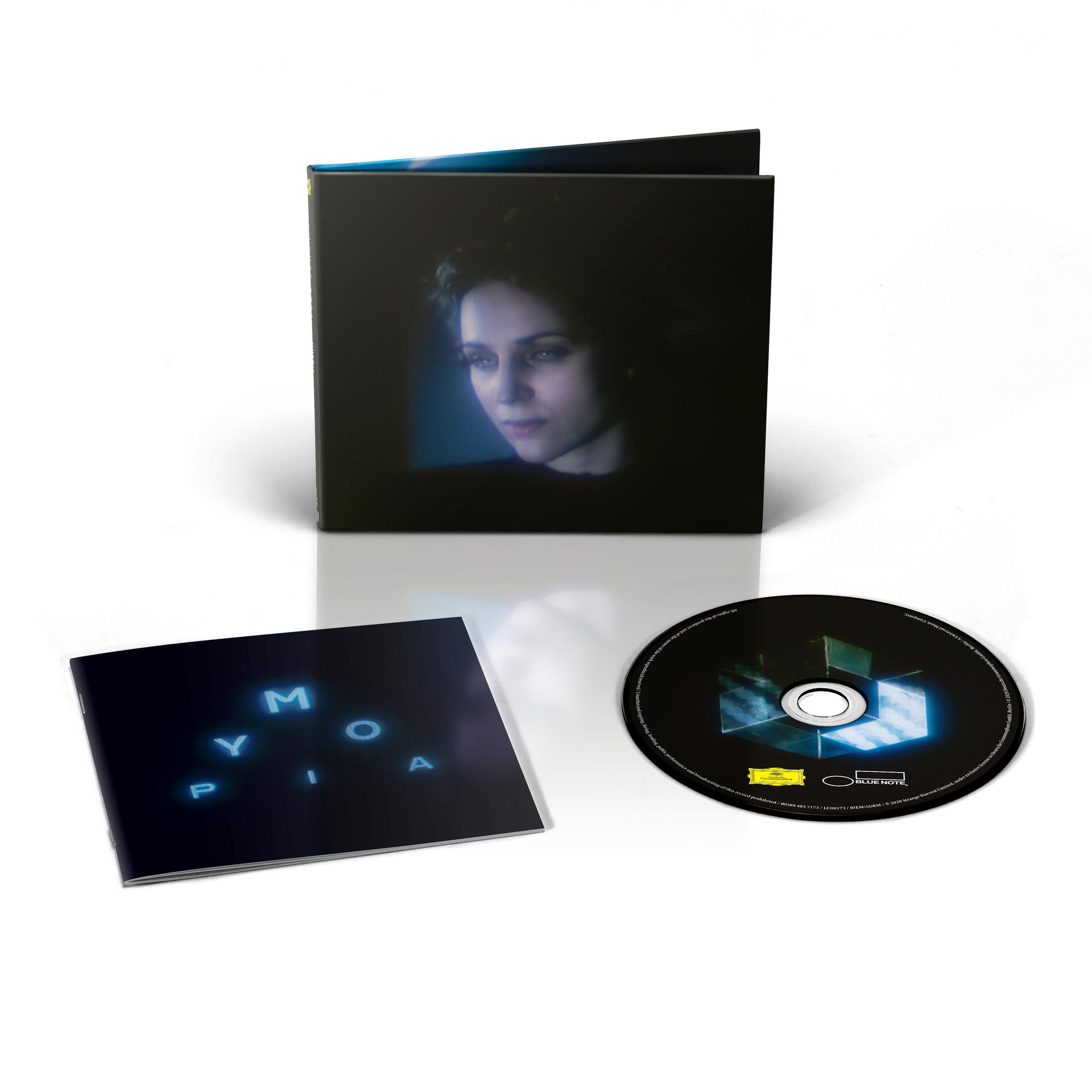 CD-Cover und -Disc mit dem Wort 'M Y O P I A' und einem Frauenporträt in Blau.