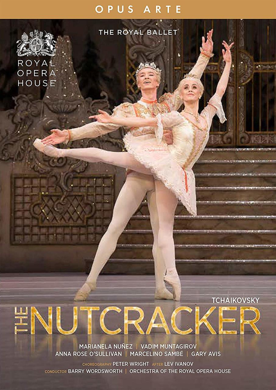DVD-Cover für Der Nussknacker. Zeigt ein Balletttanzpaar auf der Bühne.