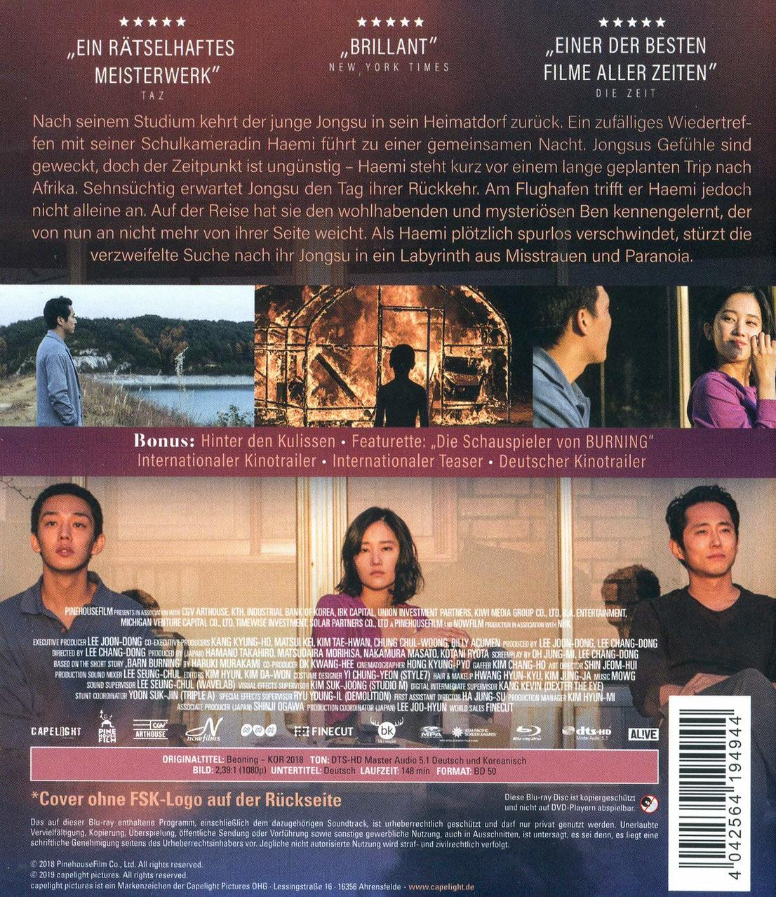 Blu-ray-Disc-Hülle mit Filmdetails. Text und Bilder. Hintergrund ist eine verschwommene Außenaufnahme.