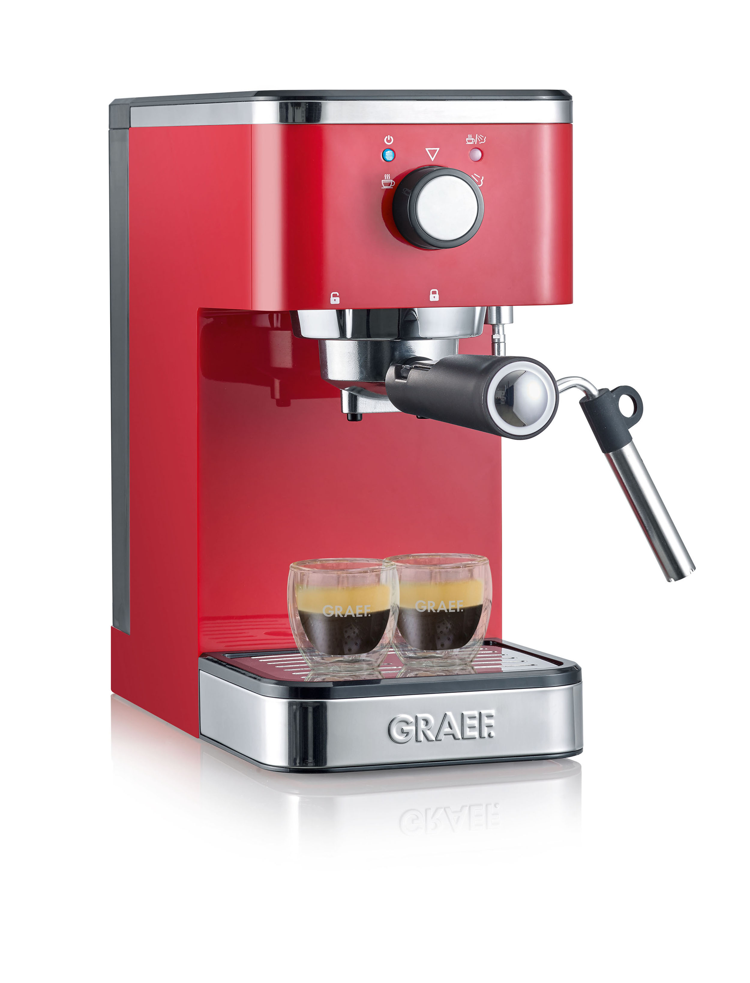 Rote Espressomaschine mit zwei Kaffeegläsern. Chromdetails, schwarzer Griff. Weißer Hintergrund.