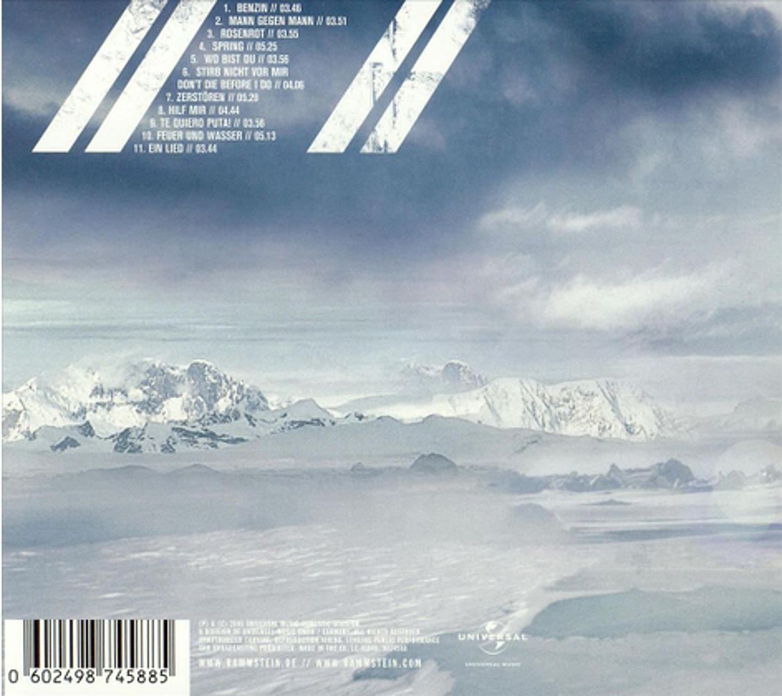 CD-Cover, weißer Text auf blauem Hintergrund, Berge in der Ferne.