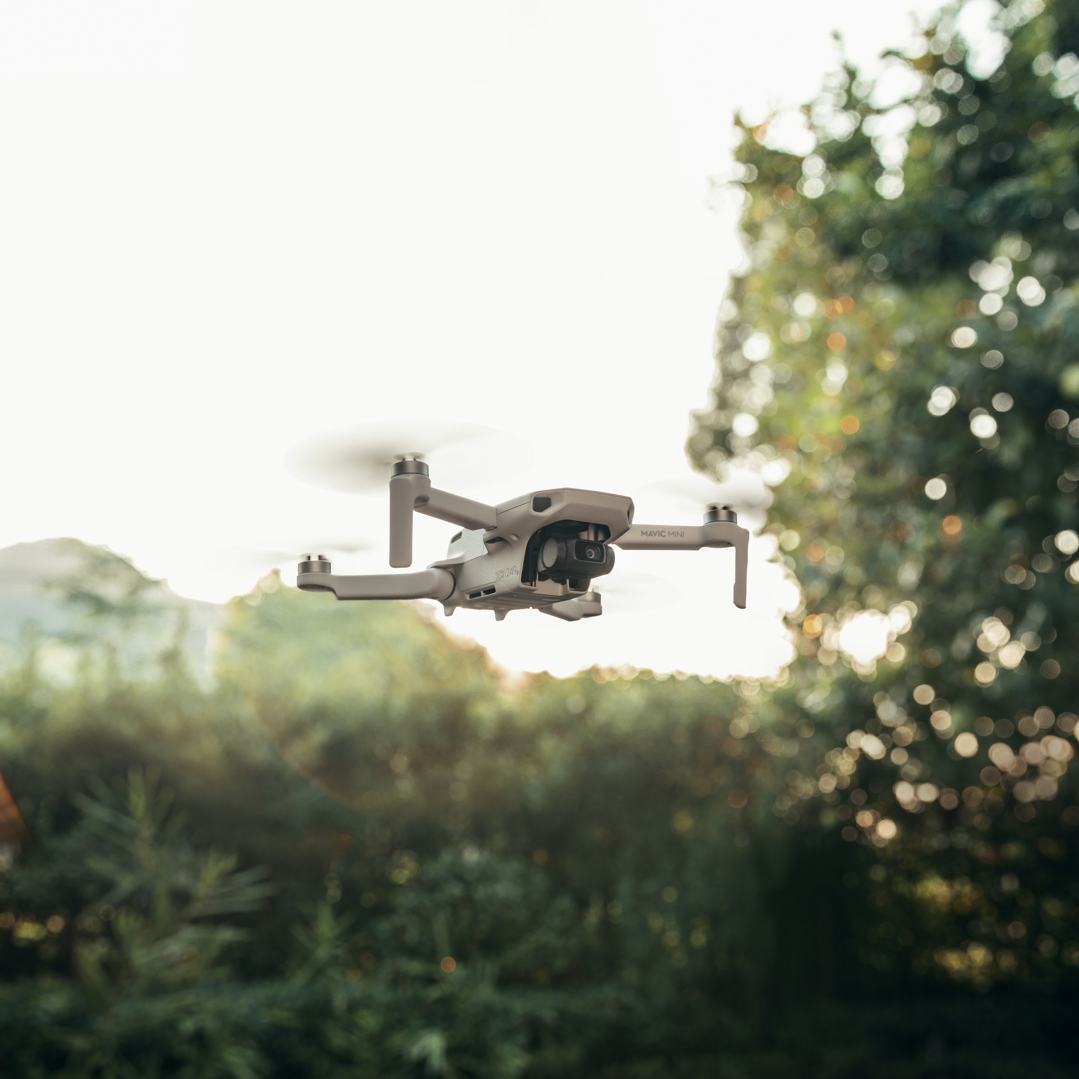 DJI Mavic Mini Fly More Combo Drohne, Hellgrau