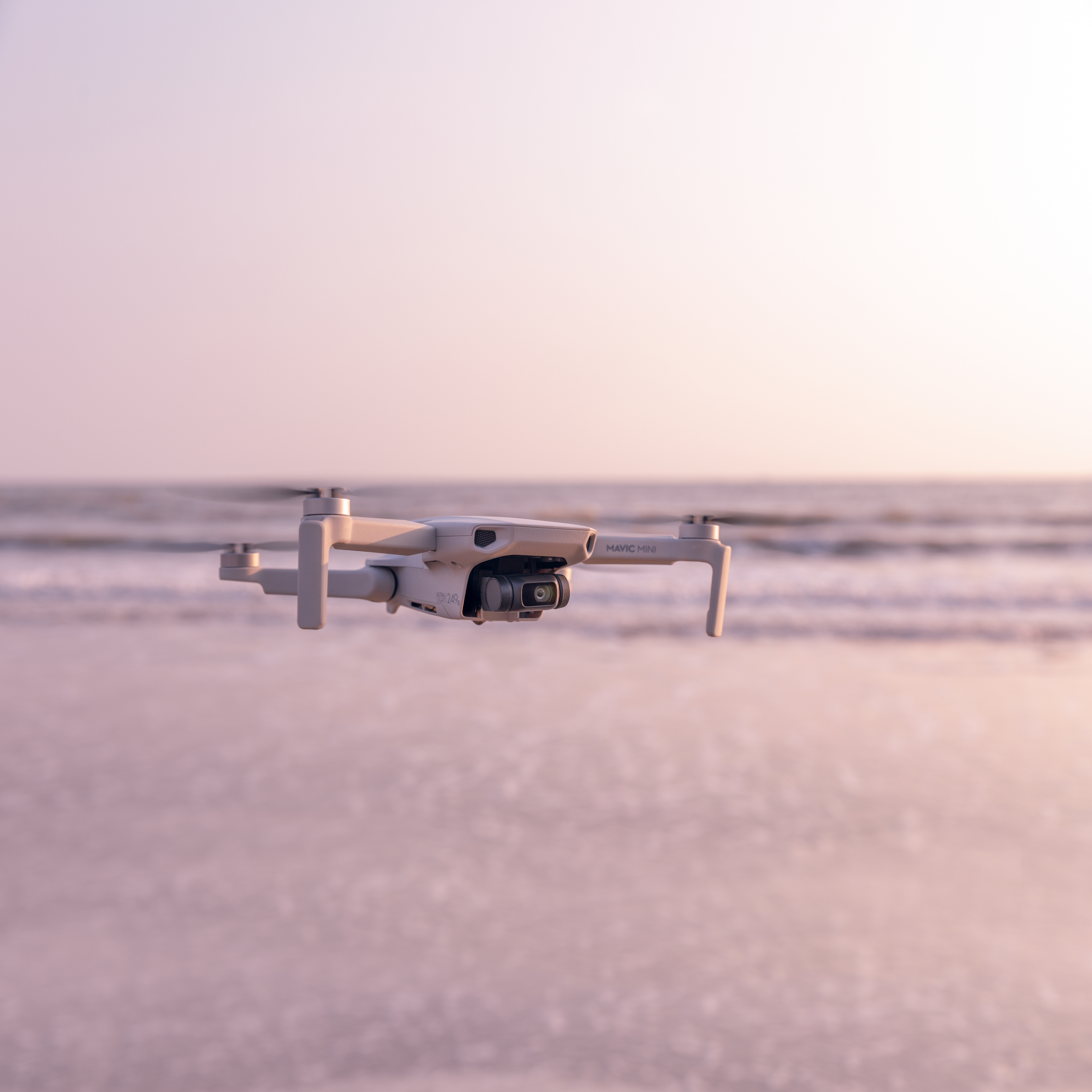 DJI Mavic Mini Fly More Combo Drohne, Hellgrau