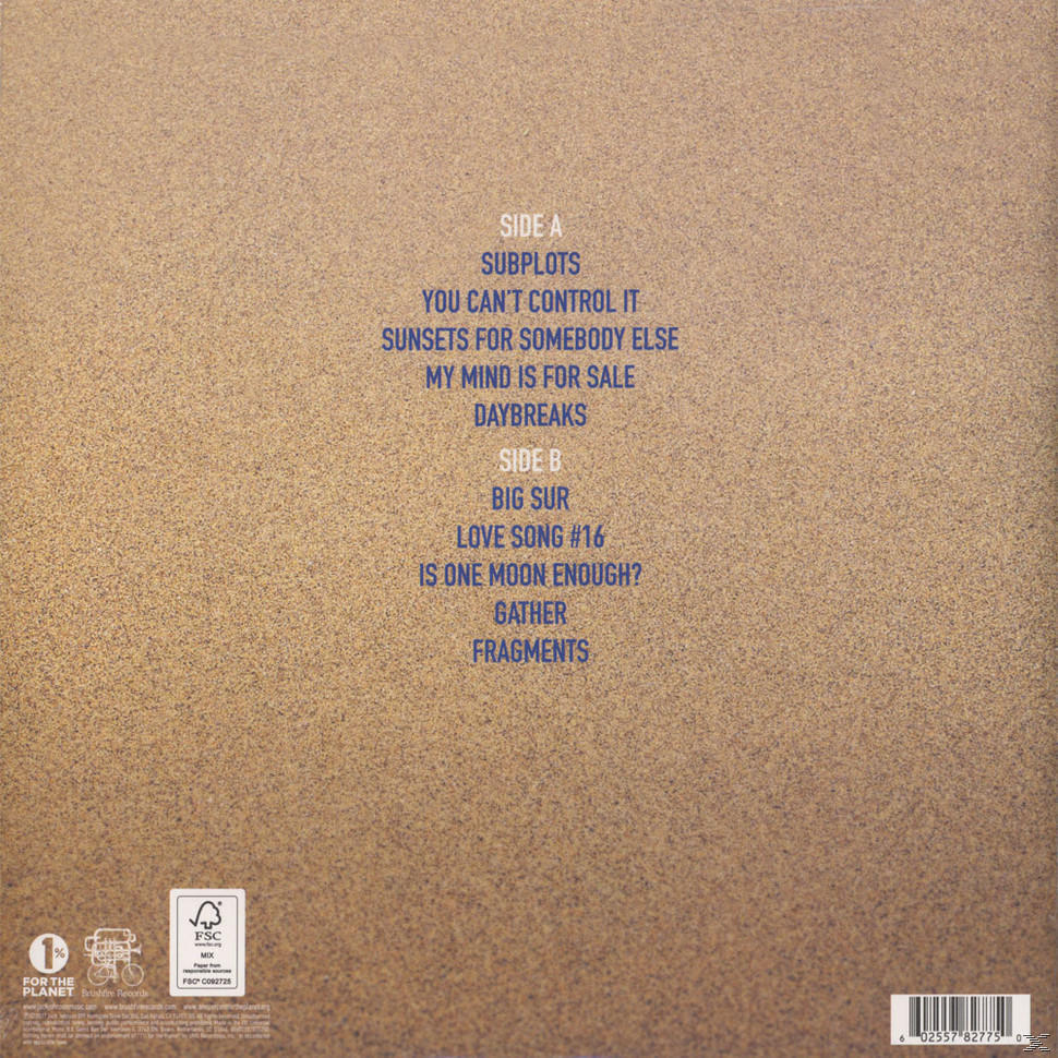Vinil lemez szöveggel. A szöveg dalok listáját tartalmazza.