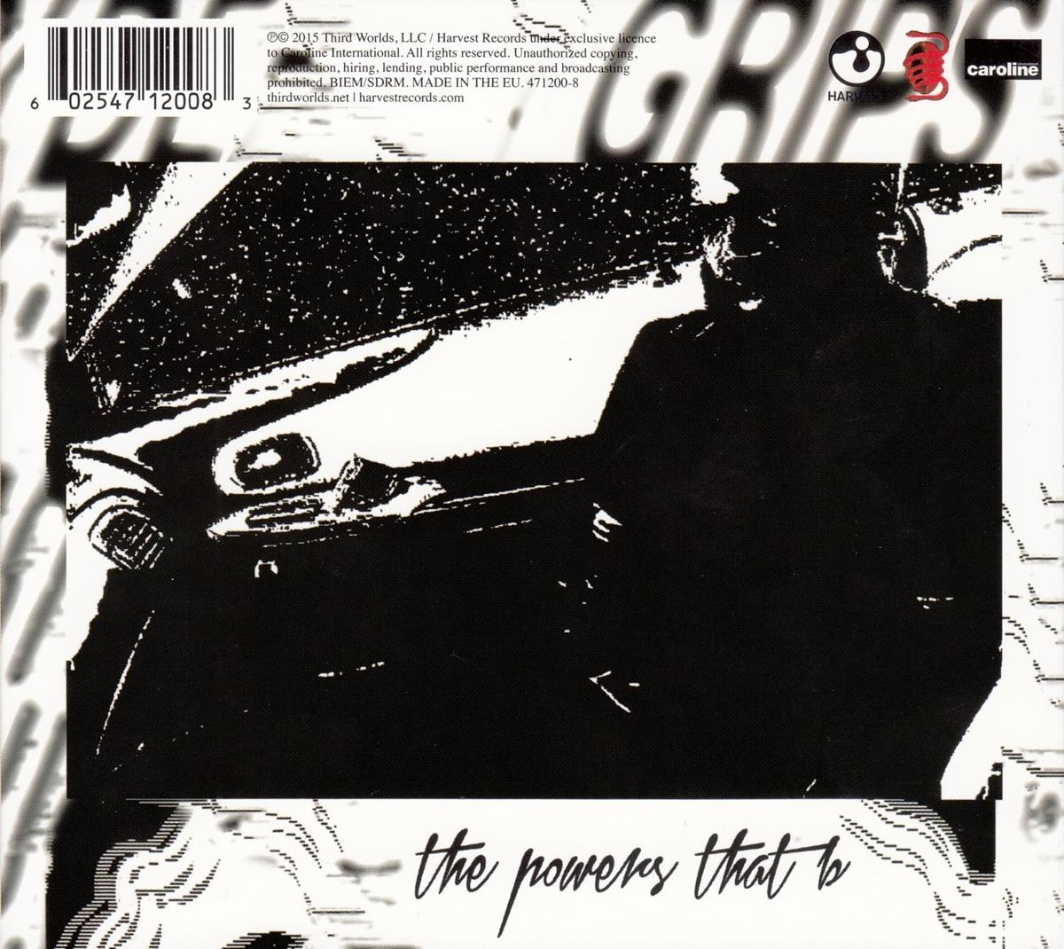Schwarz-weiß CD-Cover, eine Person in einem Auto, Text unten.