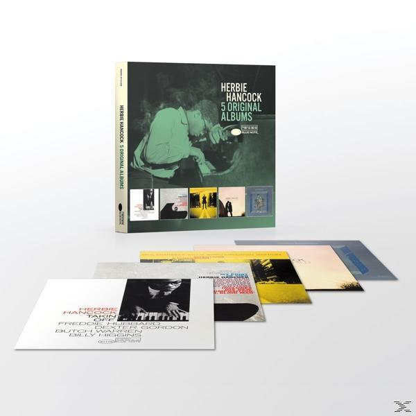 Boxset von Herbie Hancock Alben mit einzelnen Albumcovern auf weißer Oberfläche.