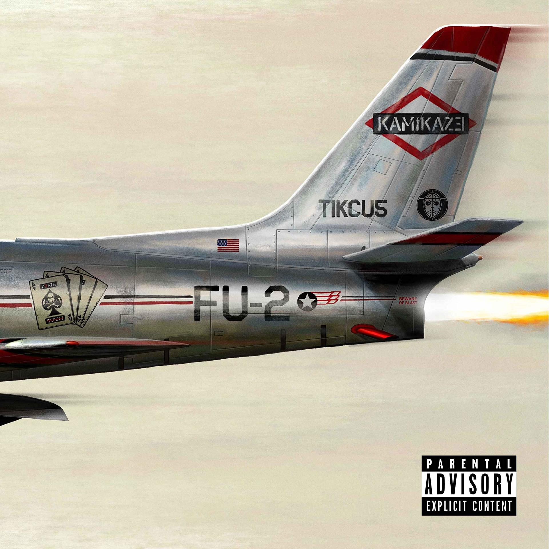 „Kamikaze” album borító: Vadászgép farokrésze a „Kamikaze” felirattal és egy kaszással.