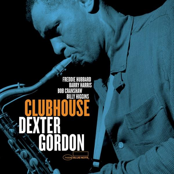 Album borító. Egy férfi szaxofonozik, kék tónusok. A cím Clubhouse, Dexter Gordon.