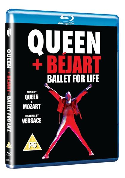 Blu-ray tok, Queen + Béjart Ballet for Life, piros ruhás férfi, fekete háttér.