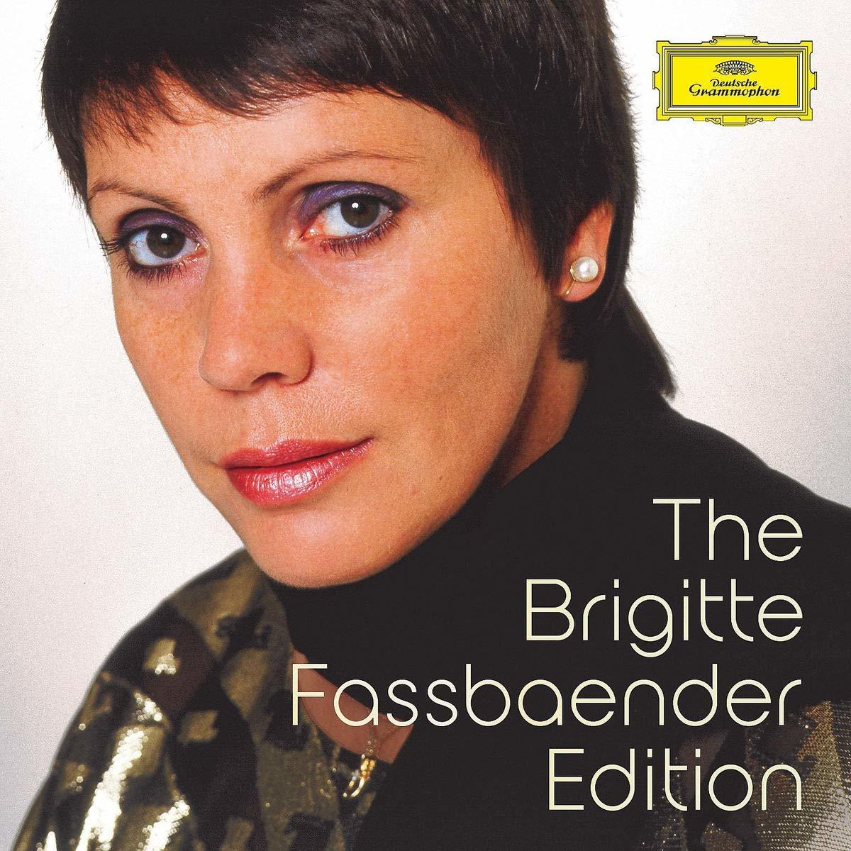 Gros plan du visage d'une femme aux cheveux courts. Titre de l'album en bas. Logo Deutsche Grammophon dans le coin.