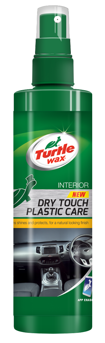 Zöld spray palack Turtle Wax belső műanyagápolóval. Fehér háttér.