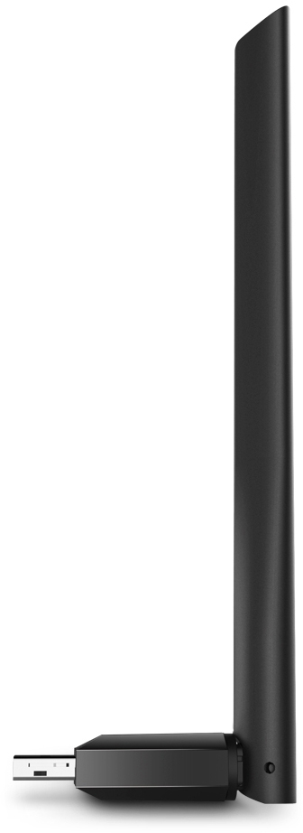 Schwarze Antenne mit USB-Anschluss auf weißem Hintergrund.