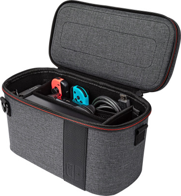 Graue Nintendo Switch-Tragetasche, geöffnet, um die Konsole und das Zubehör zu zeigen.