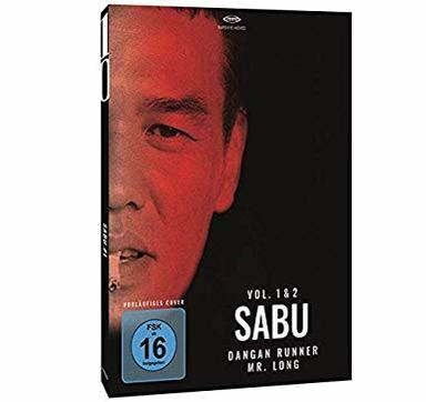 Eine Sabu-DVD-Hülle. Das Cover zeigt das Gesicht eines Mannes in Rot, mit schwarzem Hintergrund und Text.