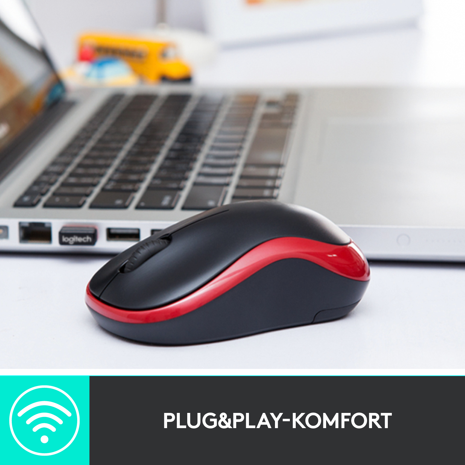 Ein CD-Case mit dem Text 'Plug & Play Komfort' und einem WLAN-Symbol links unten.