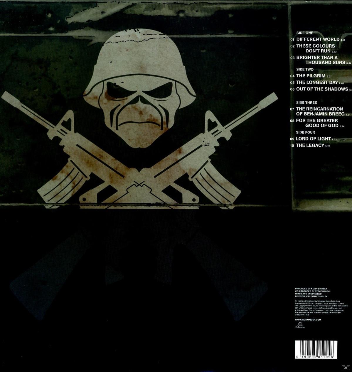 Album hátlapja koponyával és keresztezett puskákkal.