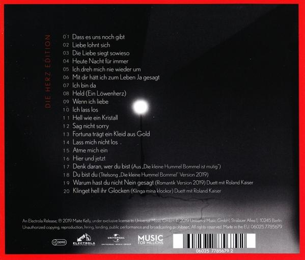 Rückseite einer CD mit Titelliste und Credits. Roter Rand und ein Bild eines Mannes.
