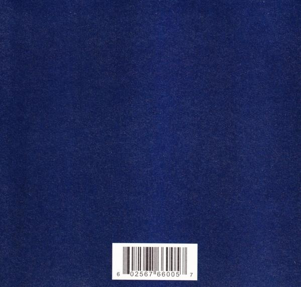 Gros plan sur un code-barres blanc sur fond bleu foncé. Nombres et lignes visibles.