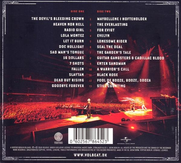 Album-Rückseite mit rot beleuchteter Bühne. Listet Songs für zwei Discs auf, Künstlername vorhanden.