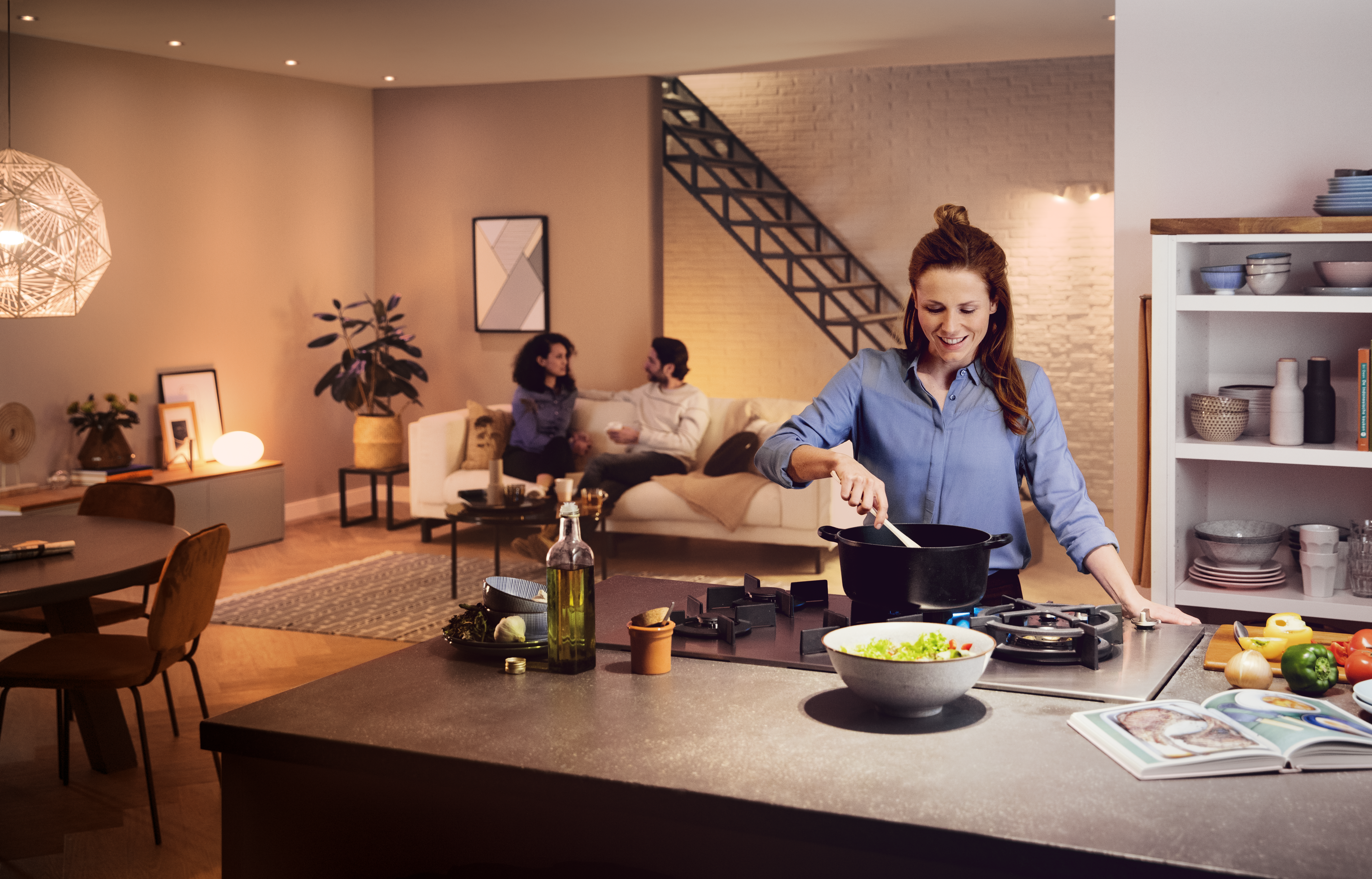 PHILIPS Hue White & Col. Amb. E27 Starter Set Bluetooth LED Leuchtmittel RGB