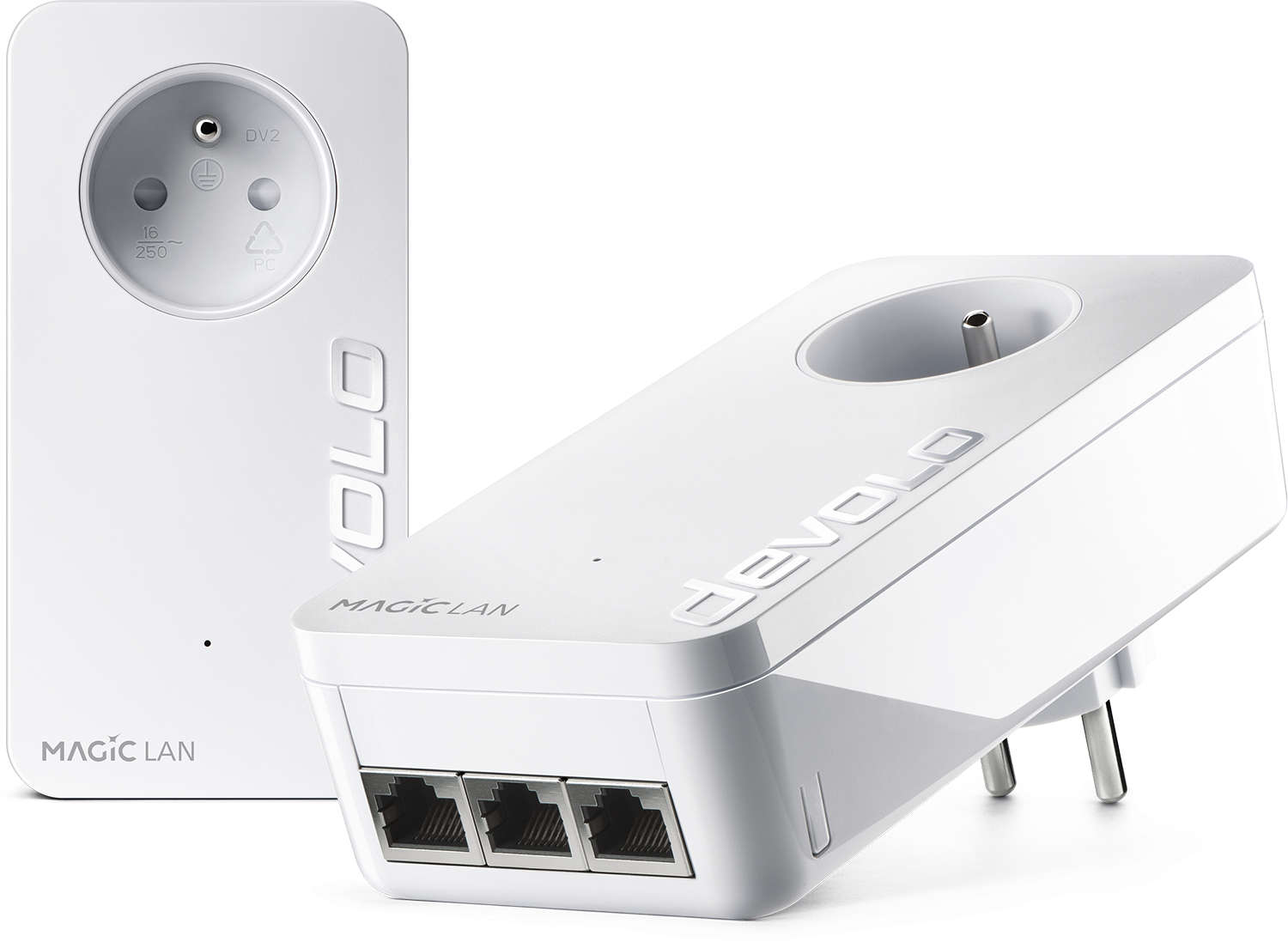 Deux adaptateurs devolo Magic LAN blancs. L'un avec une prise de courant, l'autre avec trois ports ethernet. Les deux sont blancs.