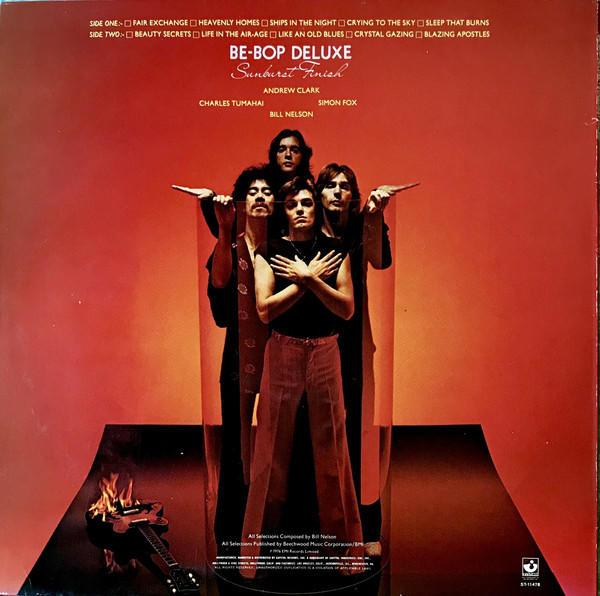 Be-Bop Deluxe Albumcover mit fünf Männern in einem Glas. Albumtitel und Titelliste.